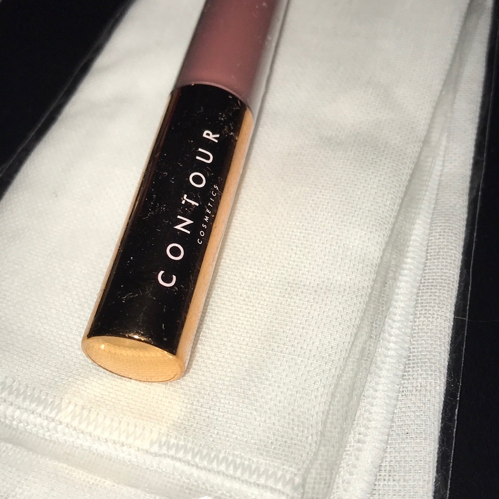 NEW WITH SEAL Contour Cosmetics Matte Lip Gloss